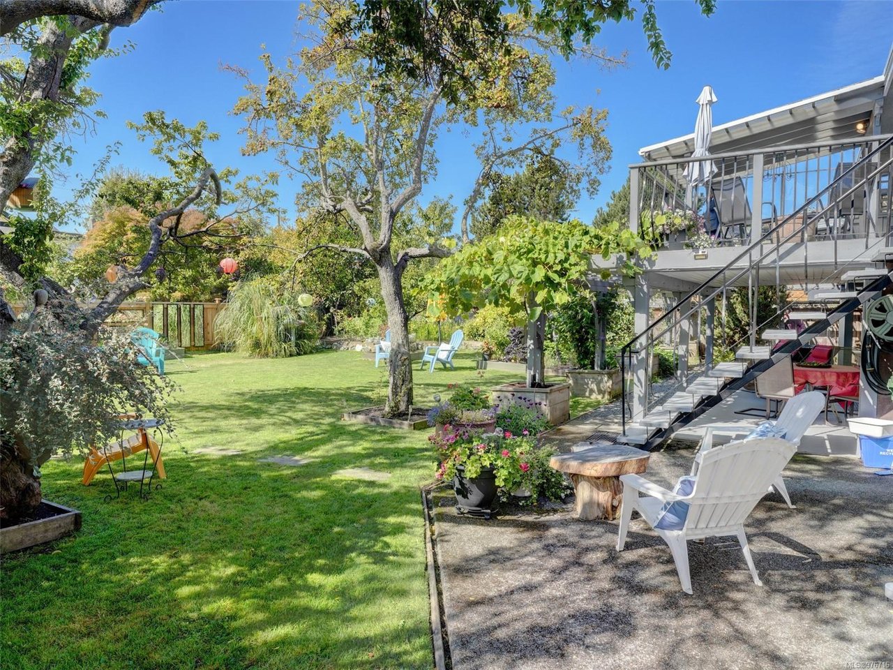 2105 Lorne Terr