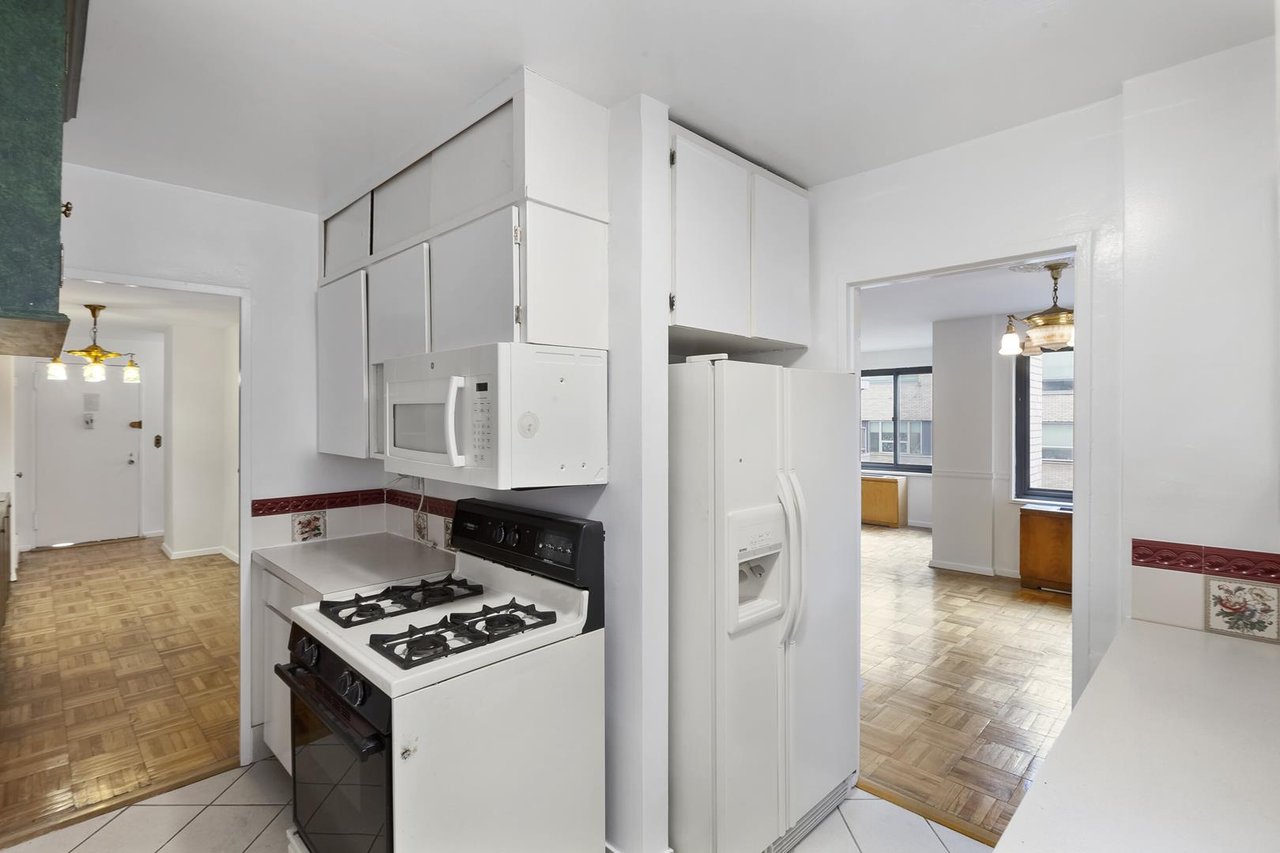 530 East 72nd Street, Apt 5-A