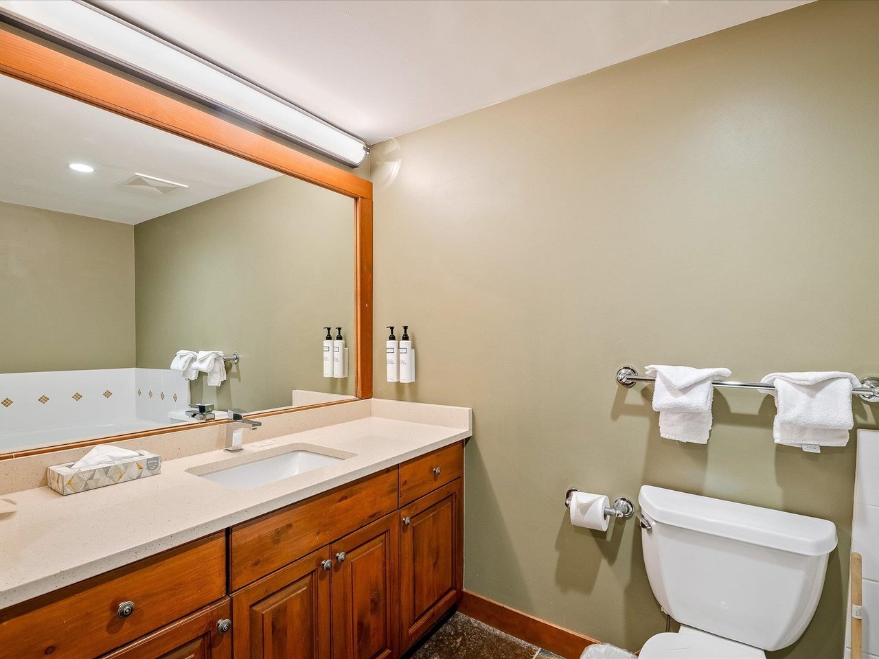 103G2-4653 Blackcomb Wy
