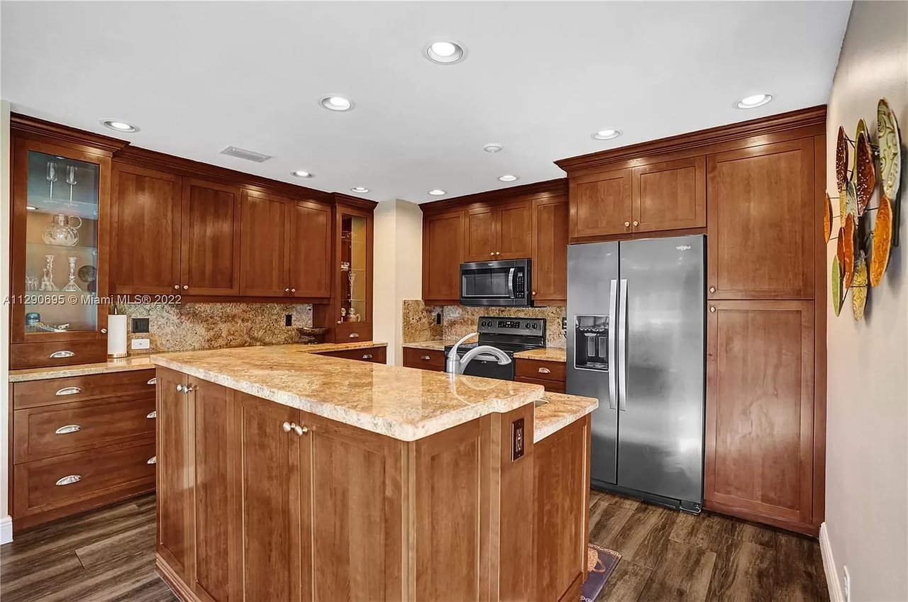 10514 NW 11th Ct