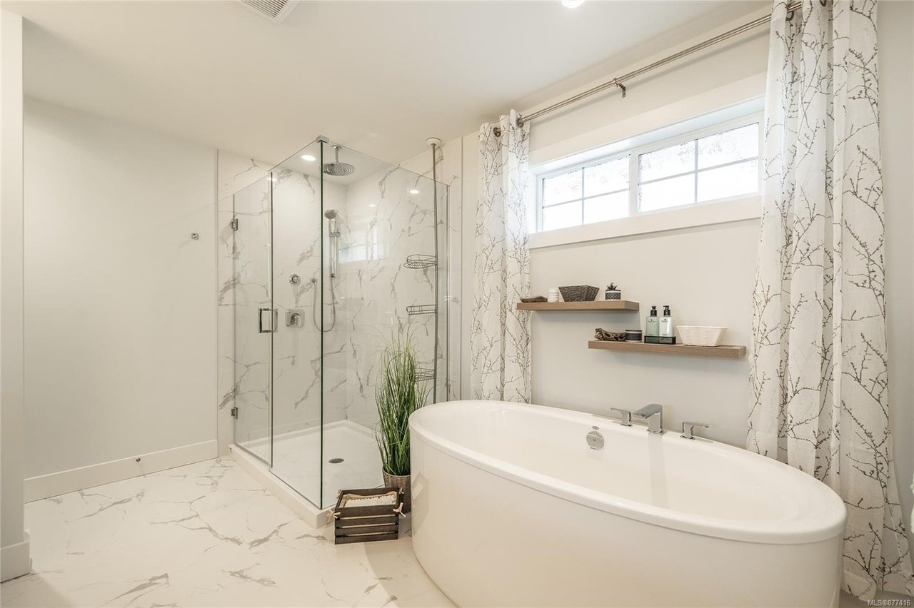 3535 Paperbark Cres