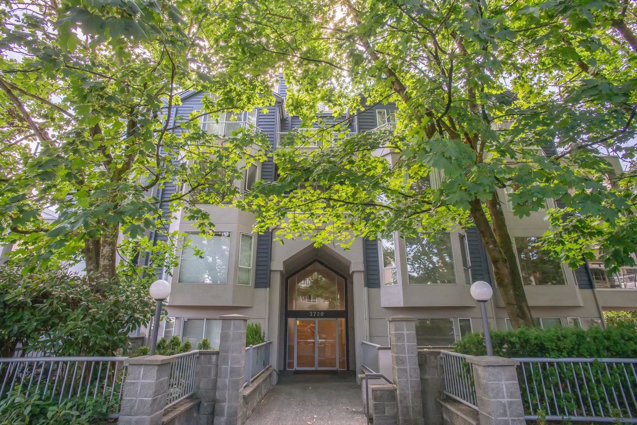 401-3720 W 8th Avenue, Vancouver