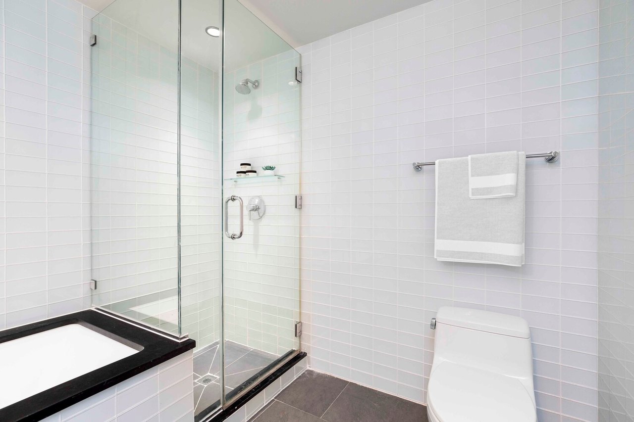 550 West 54th Street, Apt 25F