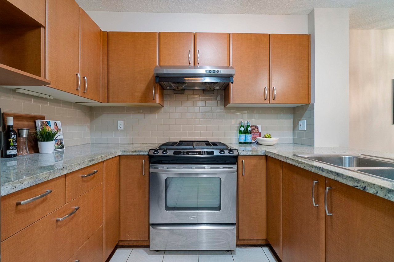 113-4728 Dawson St
