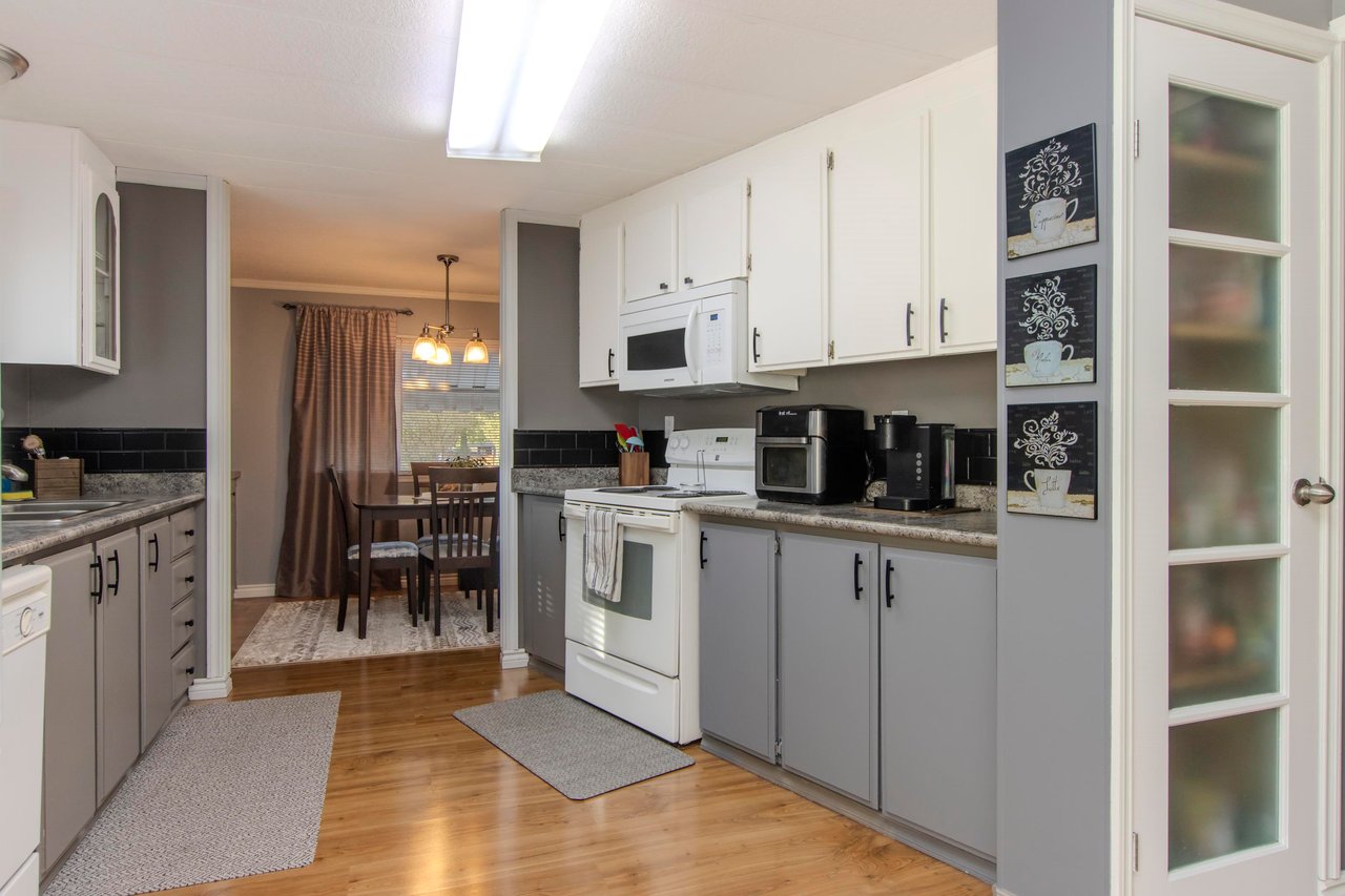 73-1830 Mamquam Rd