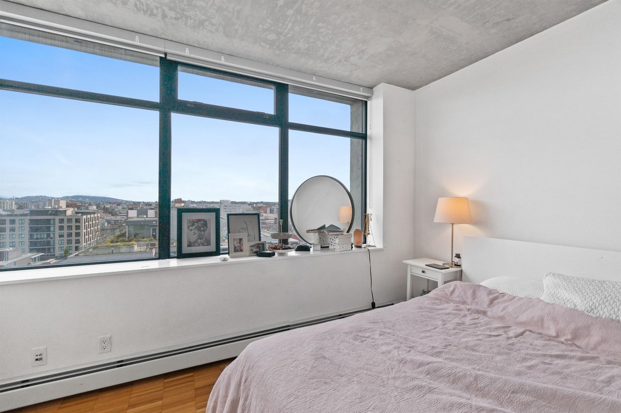 1102-108 W Cordova St