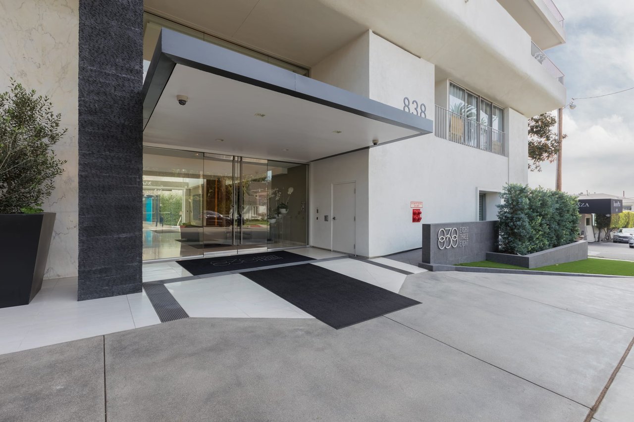 838 N Doheny Dr #306