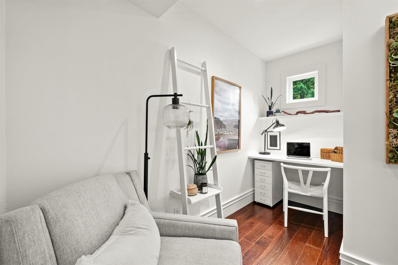 4365 Raeburn Street, North Vancouver