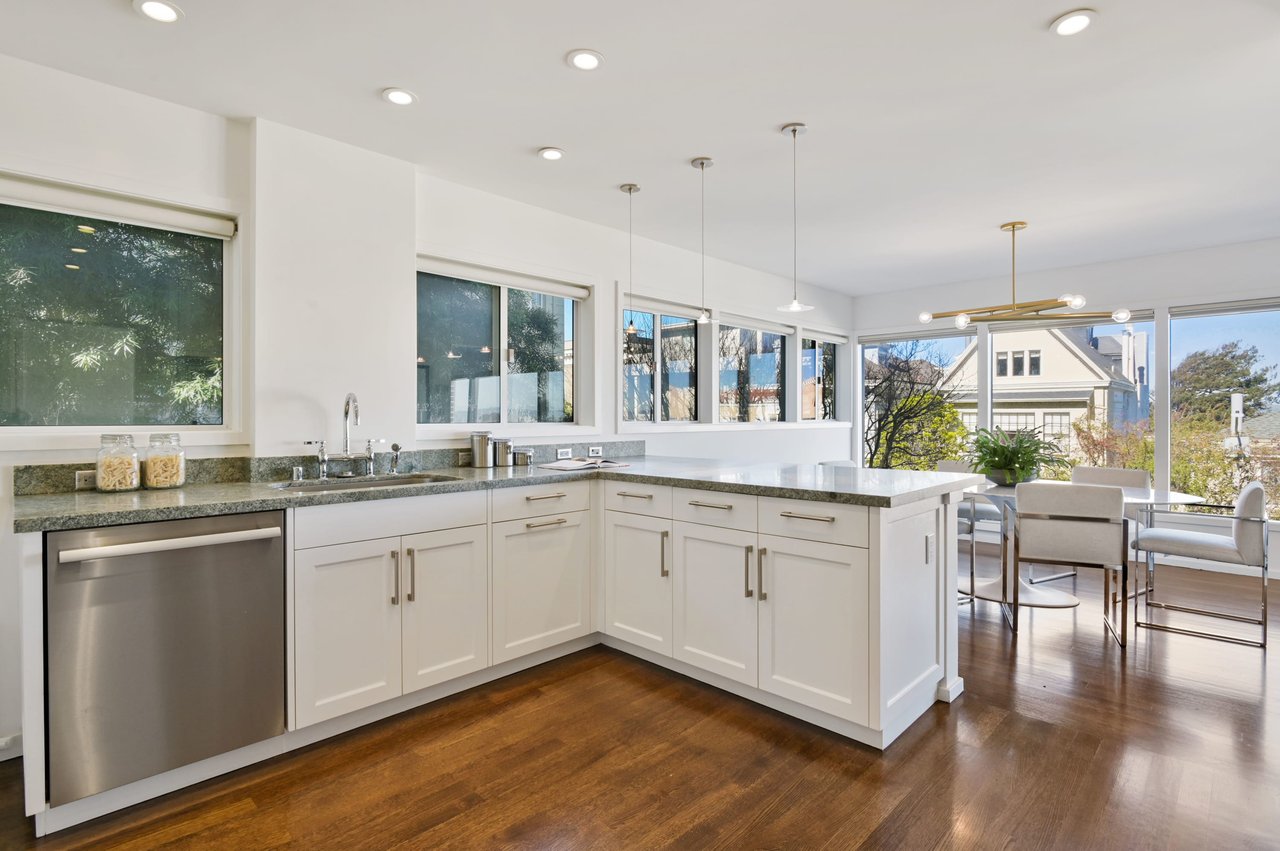 Renovated Three Bedroom Cow Hollow Condo