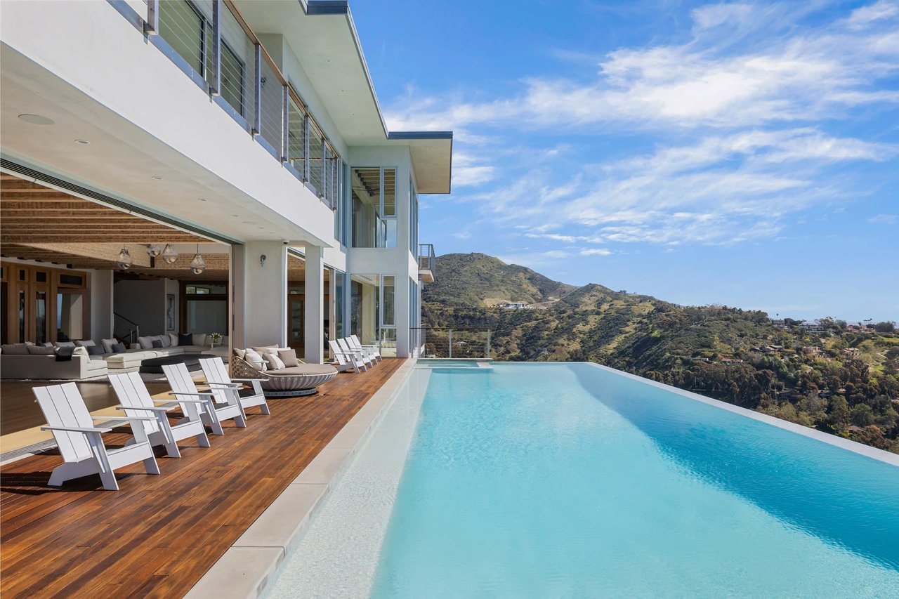 23800 Malibu Crest
