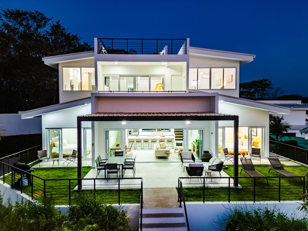 The Enclave | Ultra-Modern 5 Bedroom Villa Located Minutes From the Beach!