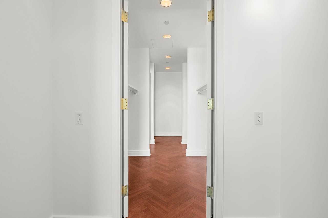 3,905 SqFt Four Seasons Grand Penthouse