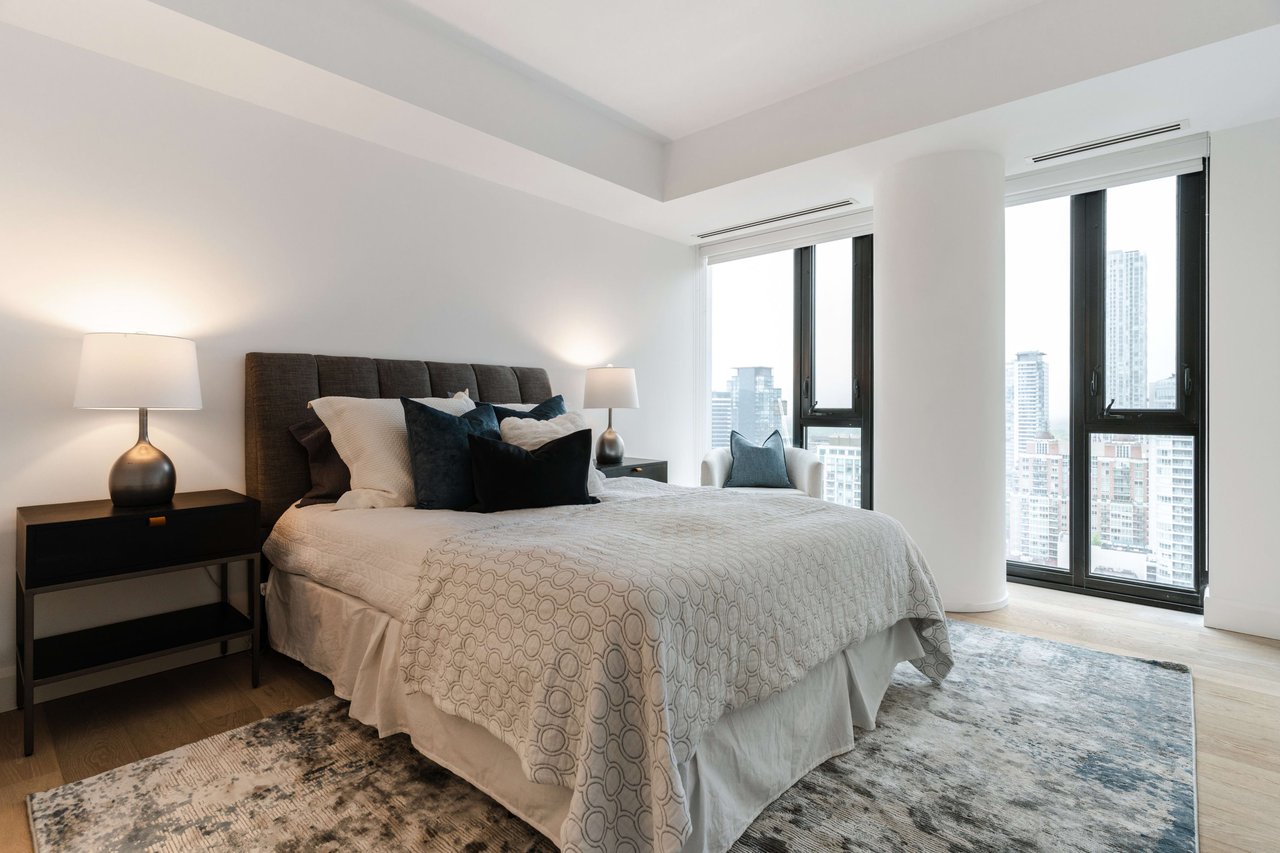 Yorkville Private Estates Suite 2702