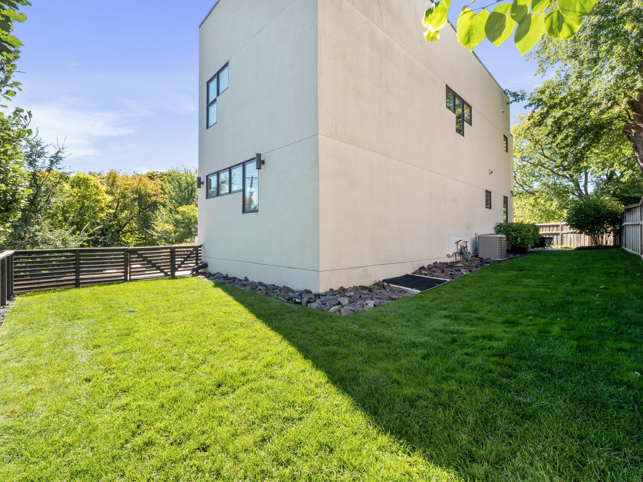 5152 Lyndale Ave S, Minneapolis