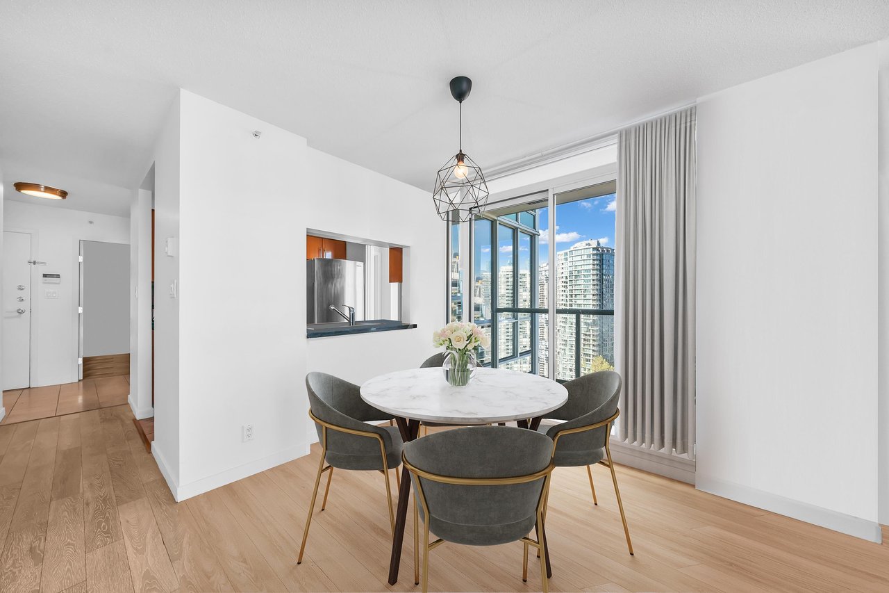 2207-1077 Marinaside Crescent, Vancouver