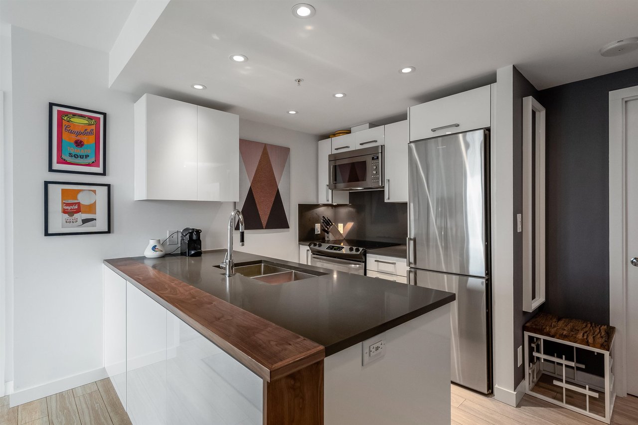 1202-983 E Hastings St