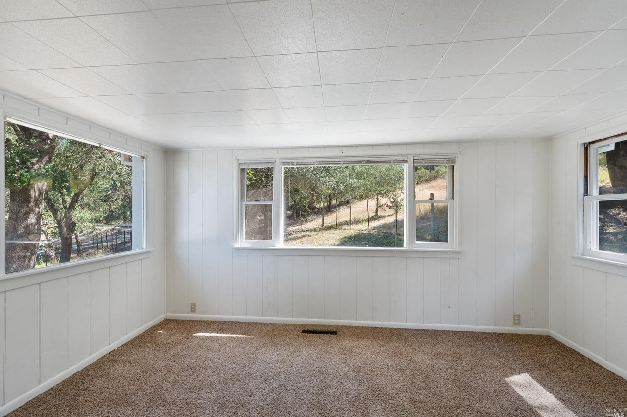 3295 Linwood Ave
