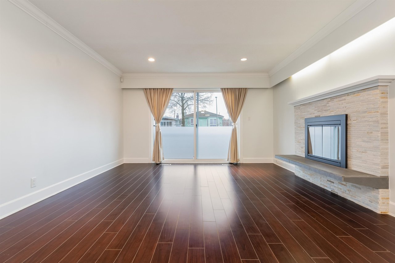 2019 E 45th Ave