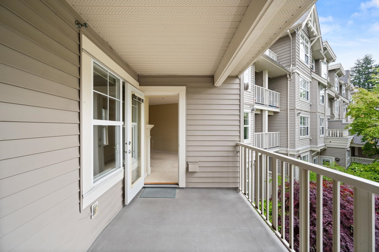 214-960 Lynn Valley Rd