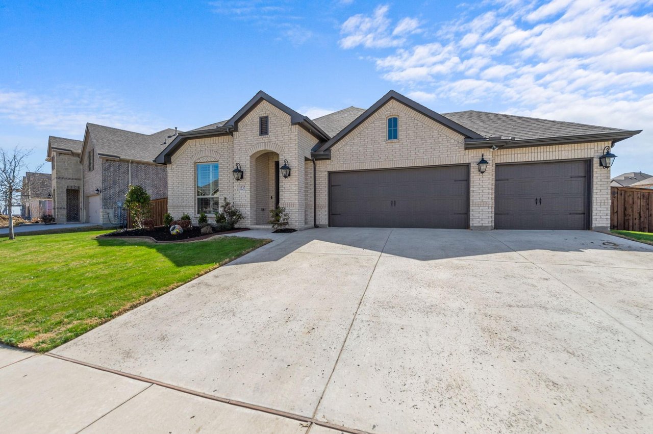 1537 Jocelyn Drive