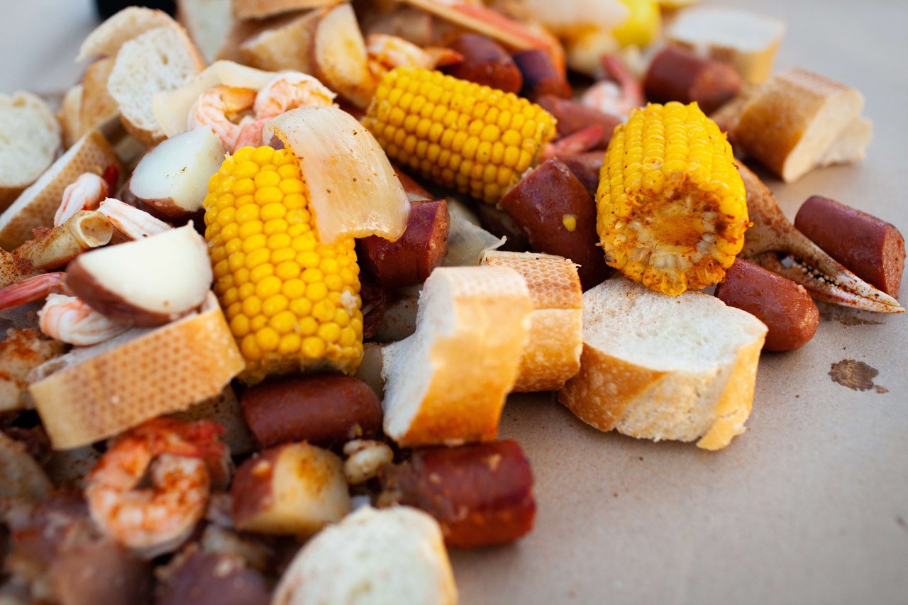 Seafood Boil: Cajun & Cocktoils