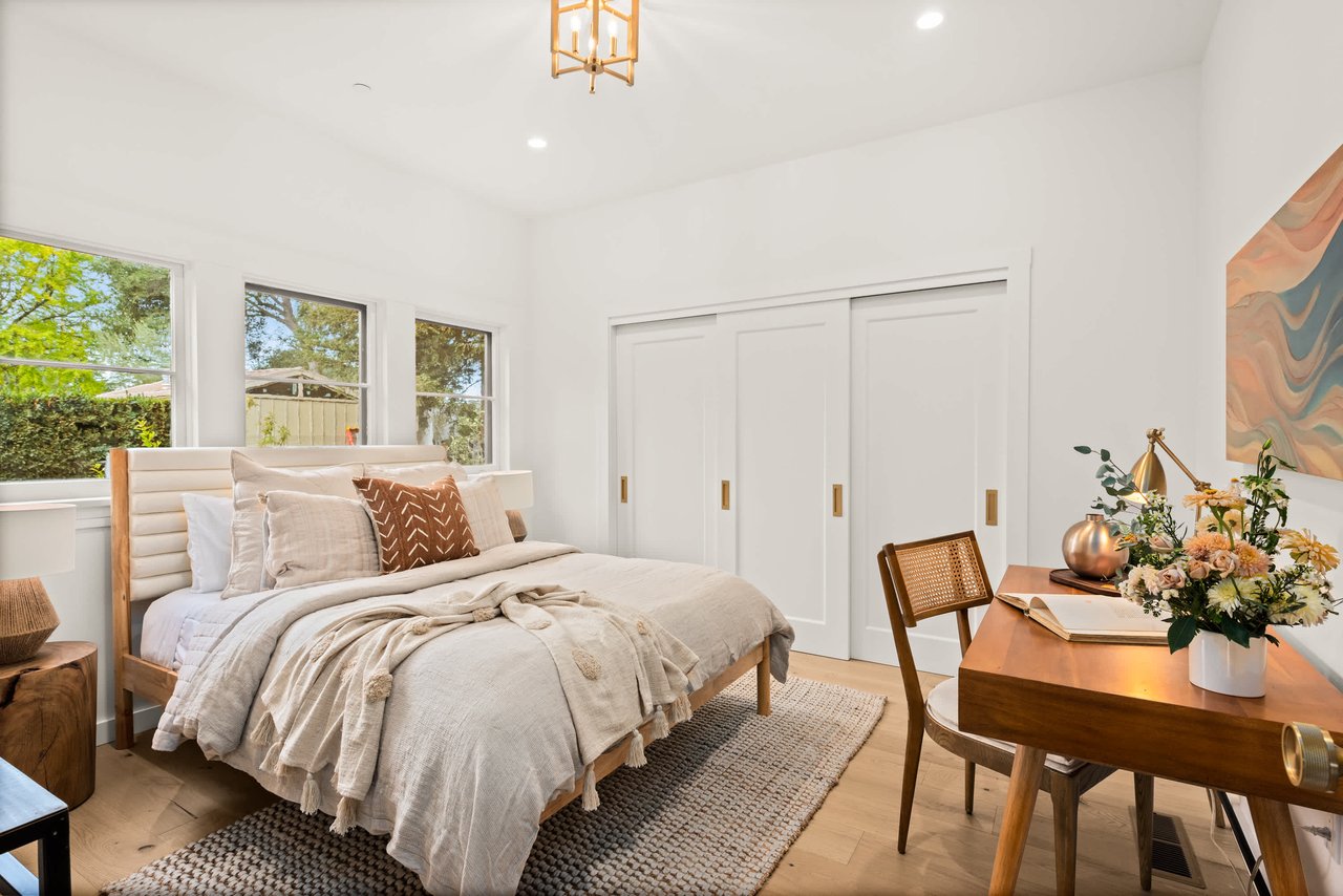 Healsburg Downtown Estate