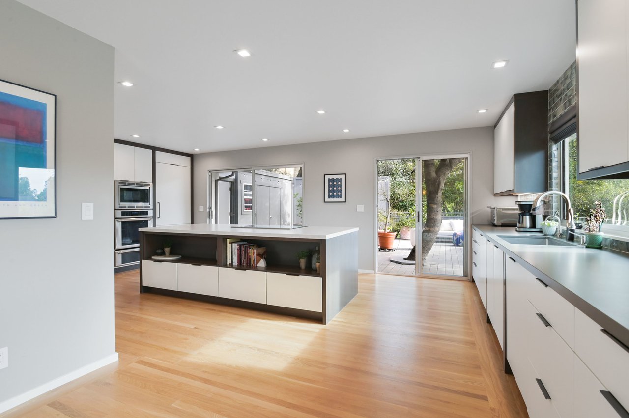 33 Bonnie Brae Dr