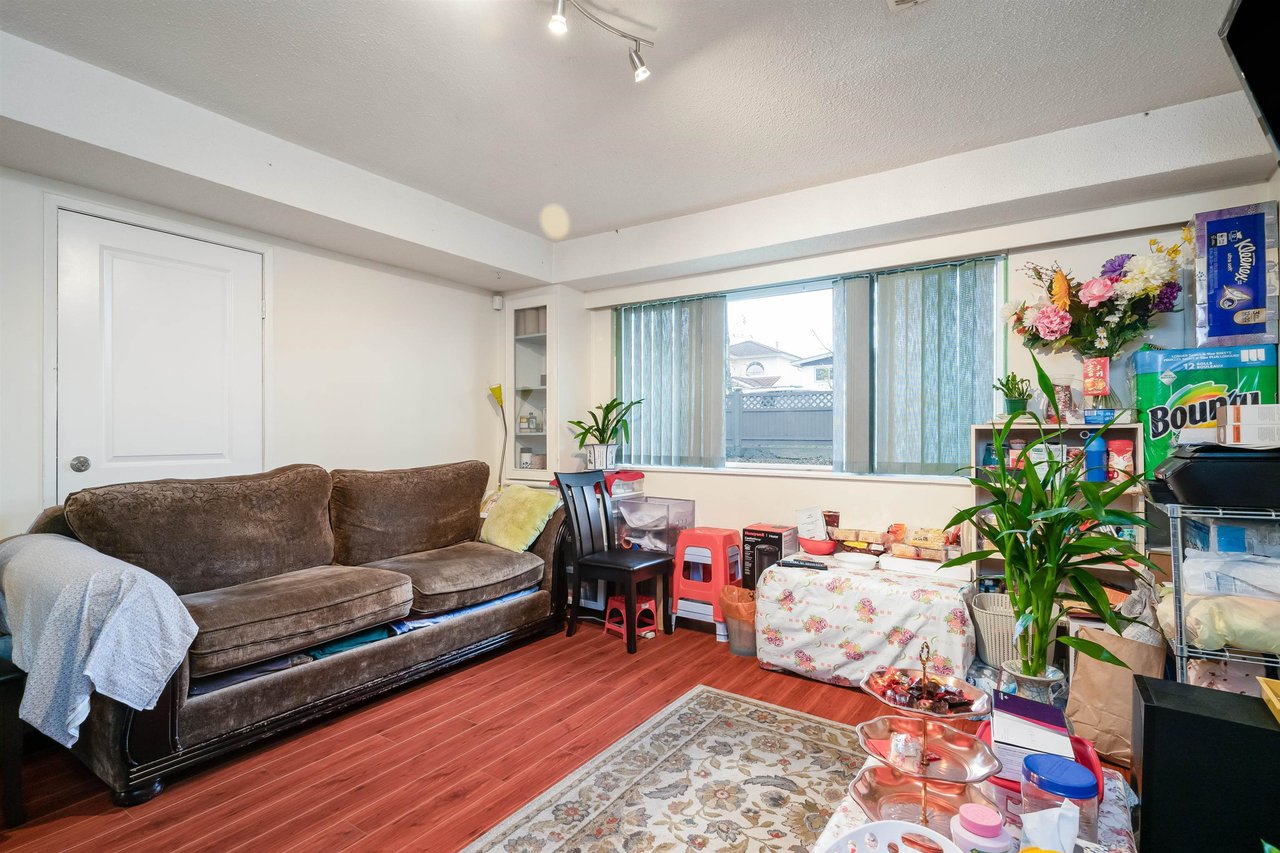 2019 E 45th Ave