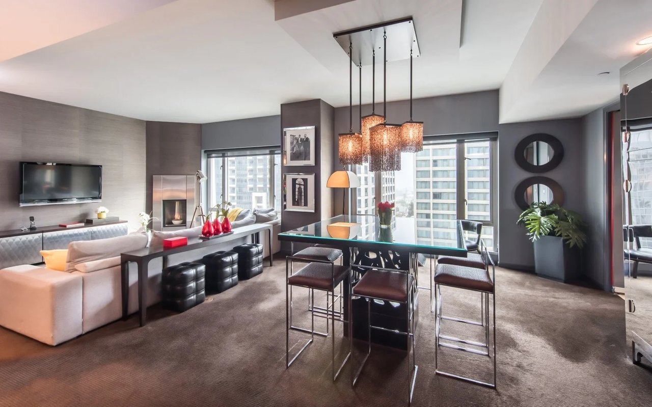 10727 Wilshire, 901