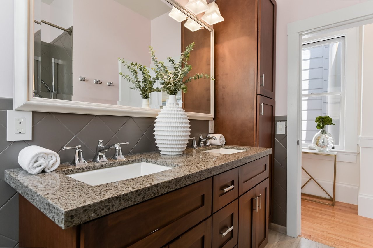 Renovated 5BD Nob Hill Home
