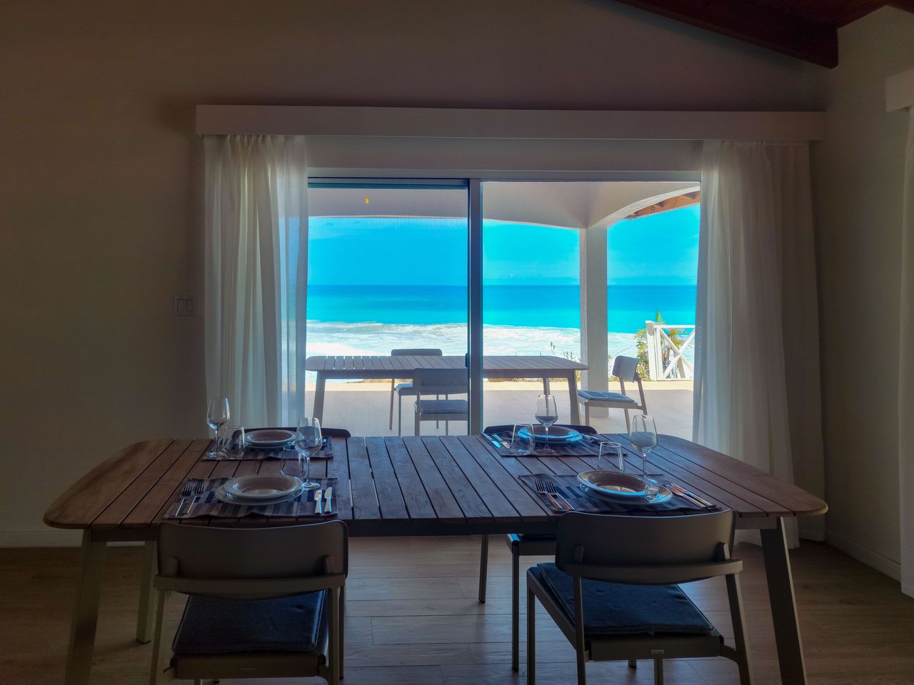 036 Villa 28 Lambert BeachFront