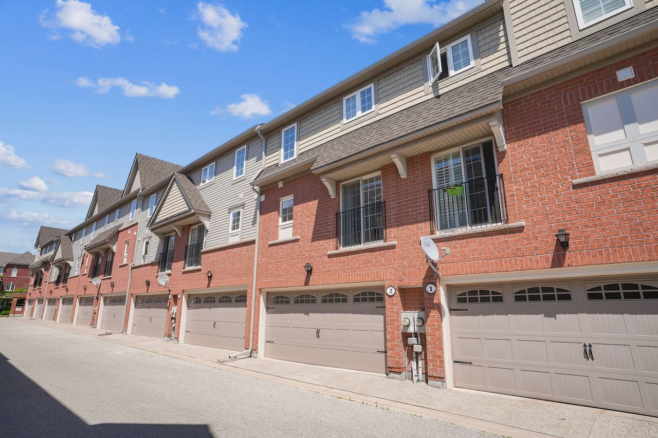 2-2360 Parkhaven Boulevard Unit: 2
