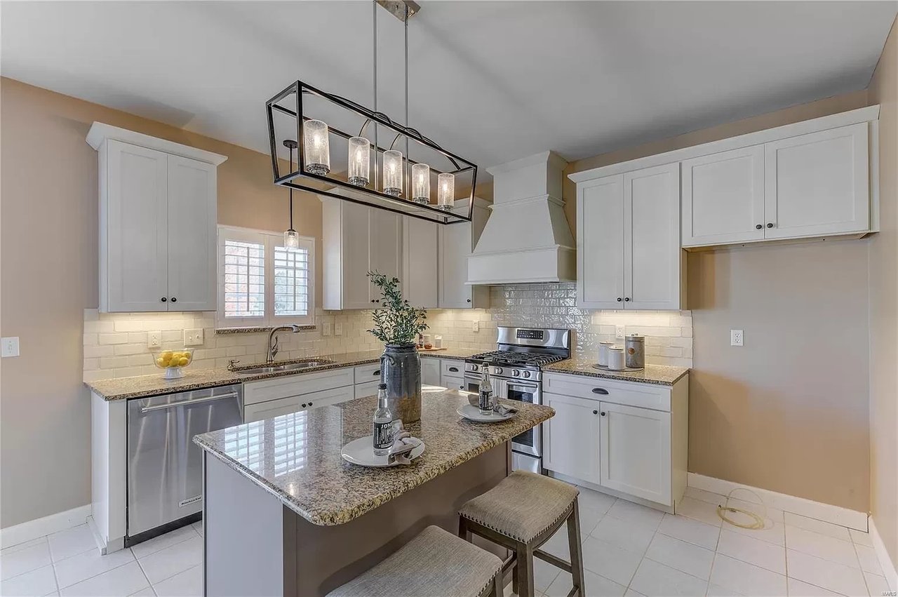 217 Strathmoor Way
