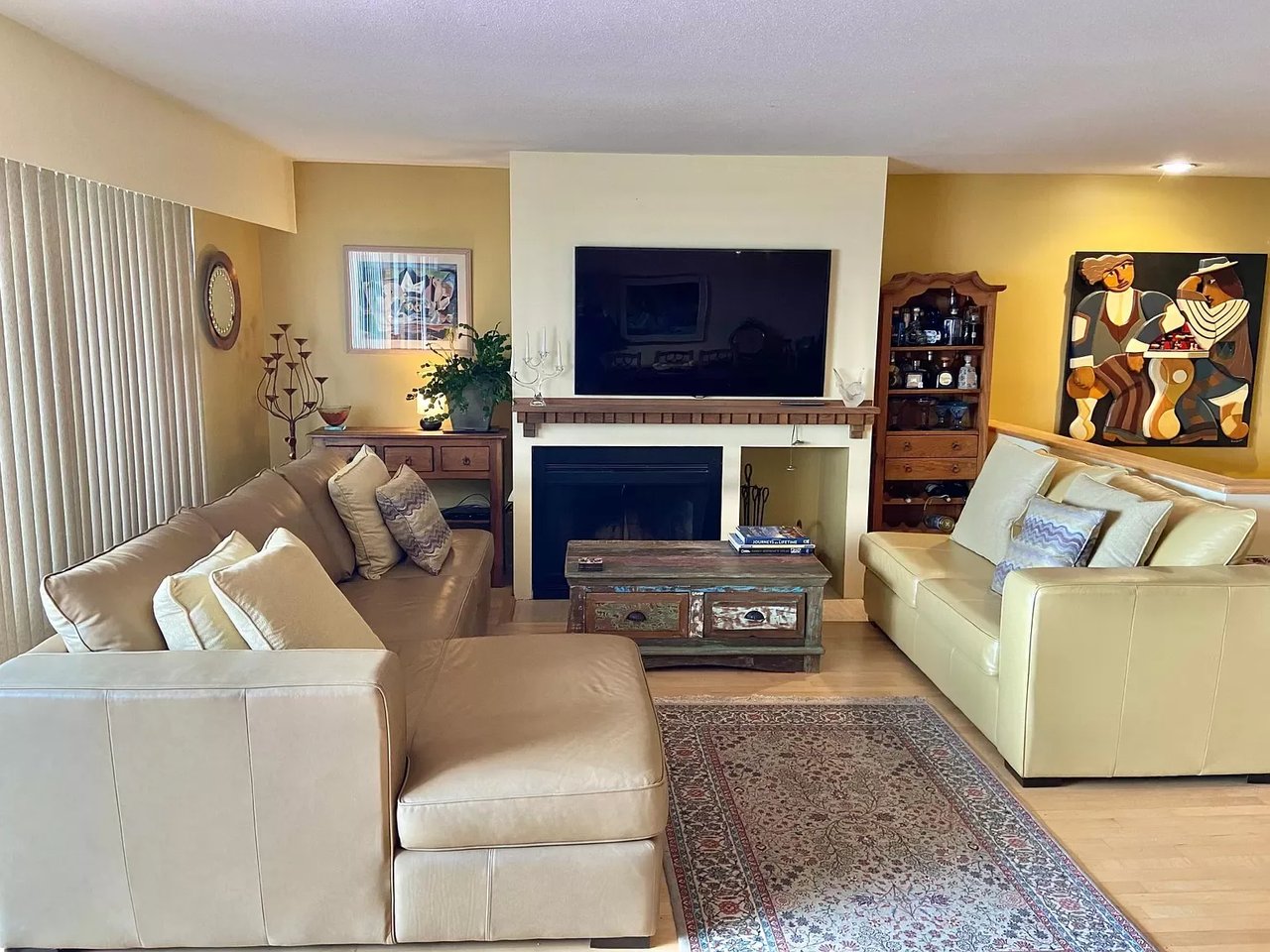 21 - 2235 FOLKESTONE WAY
