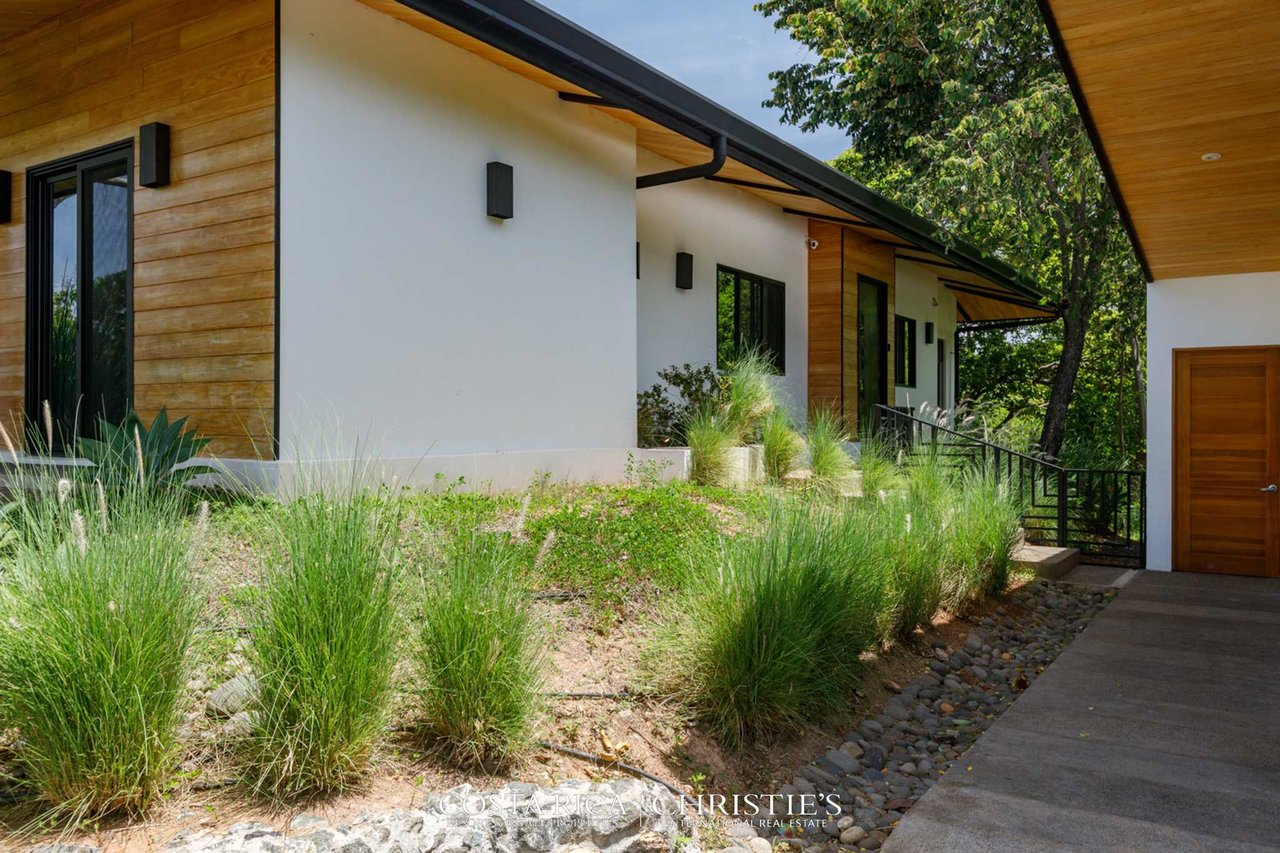 Ocean View Home on over an acre Lot in Las Ventanas