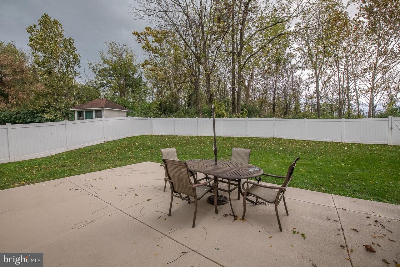 82 Woodbine Way