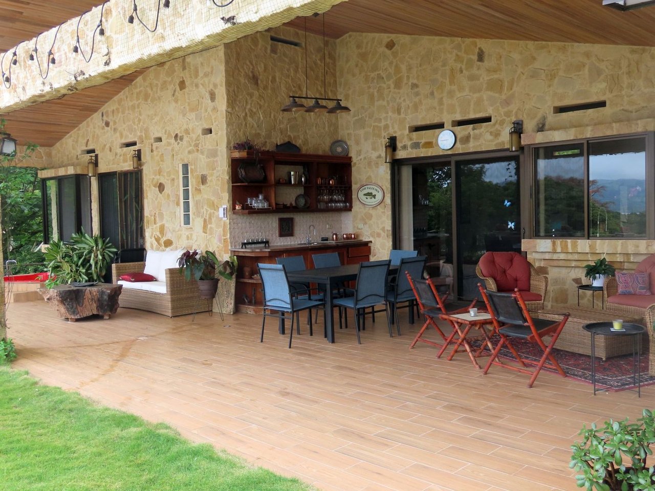 Luxury Lakefront Villa Guesthouse, Lake Arenal, Alajuela