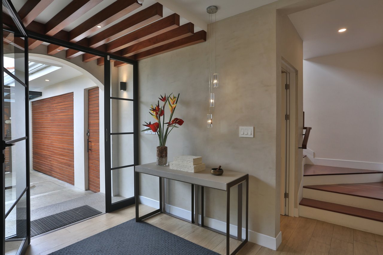Remodeled Contemporary View Home, Escazu, San Jose
