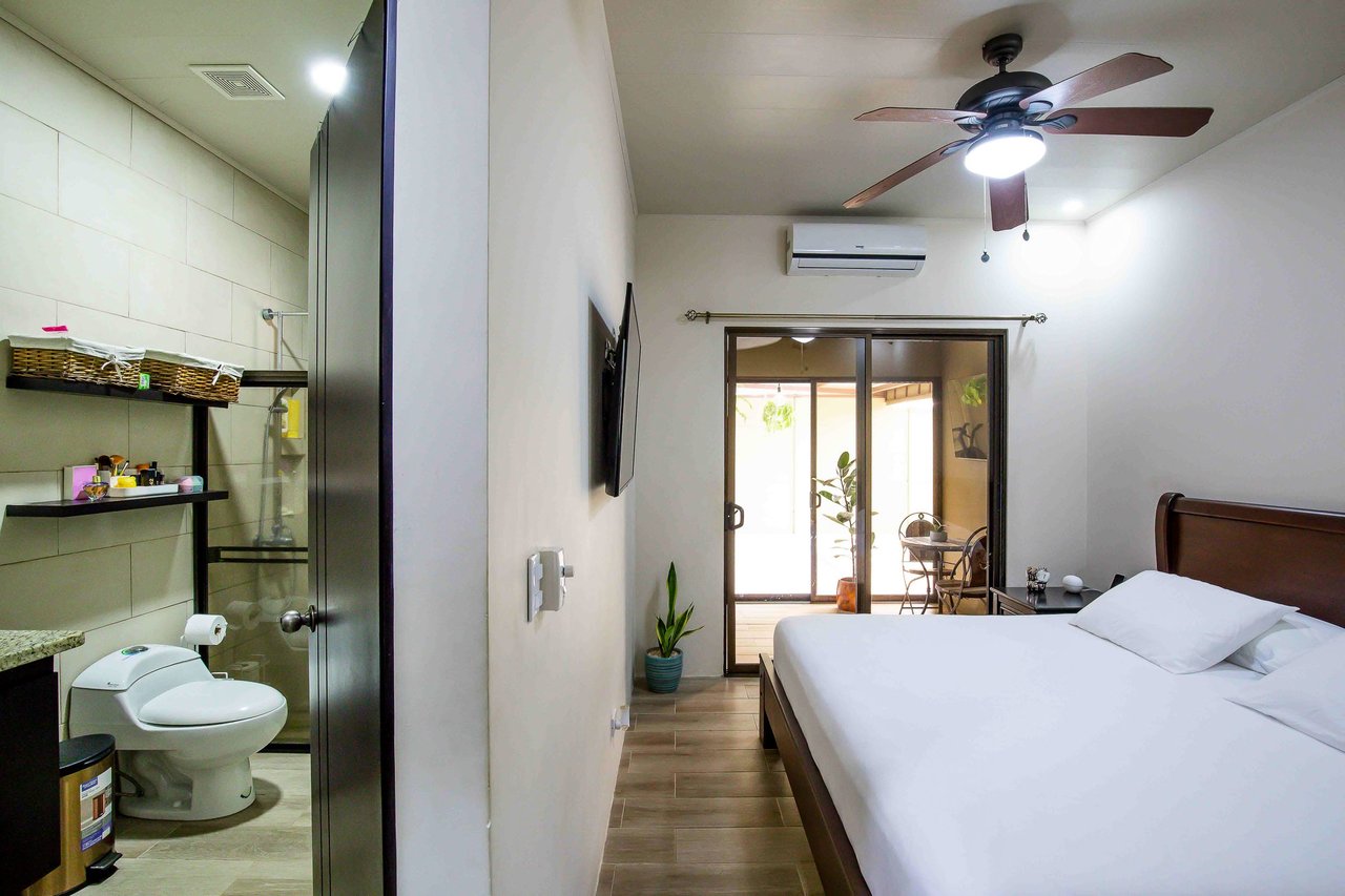 Beautiful Modern Home Manuel Antonio
