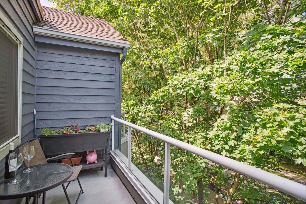 401-3720 W 8th Avenue, Vancouver