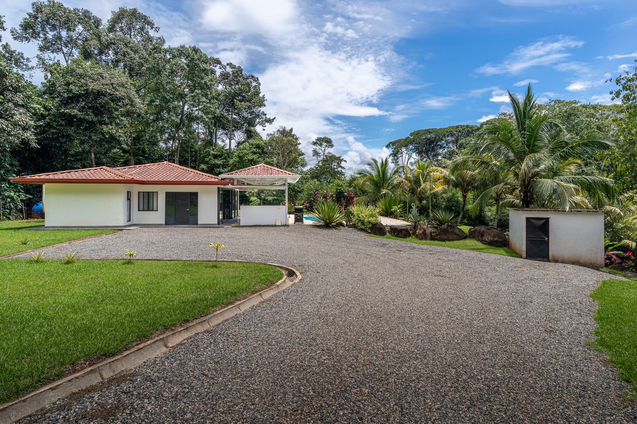 Excellent 3BR in Popular Neighborhood, Quiet, Private, Strong Rental Income