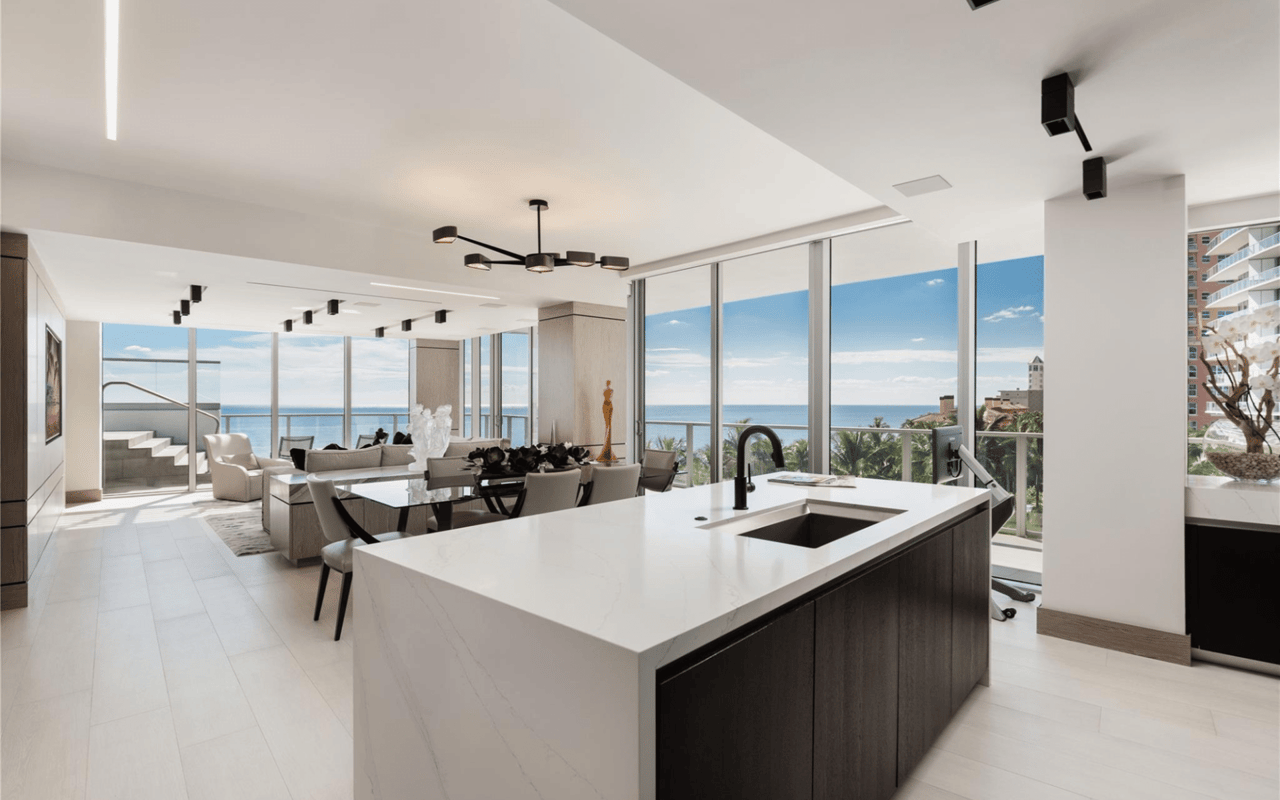 Should You Hire a Contractor or Do It Yourself?