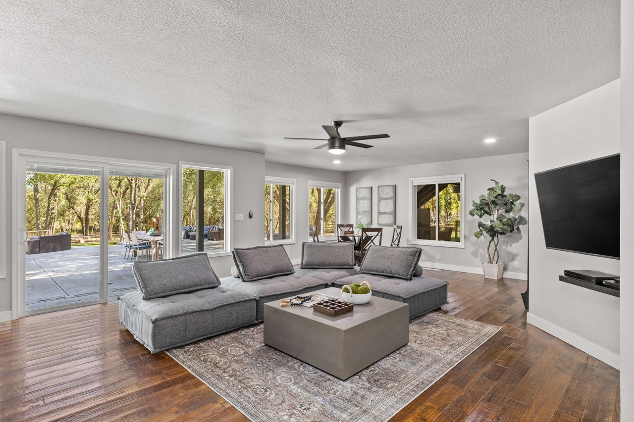 2880 Carlson Drive