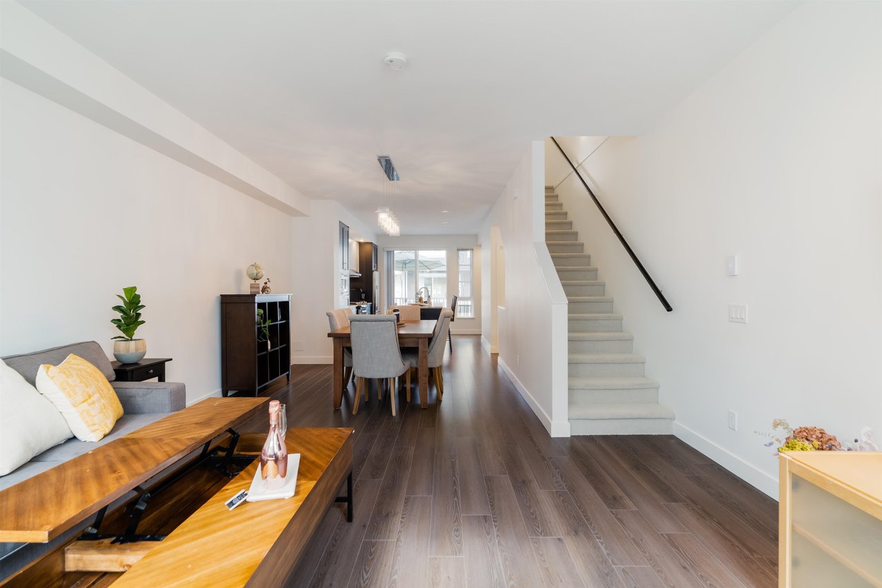 132-528 Foster Ave