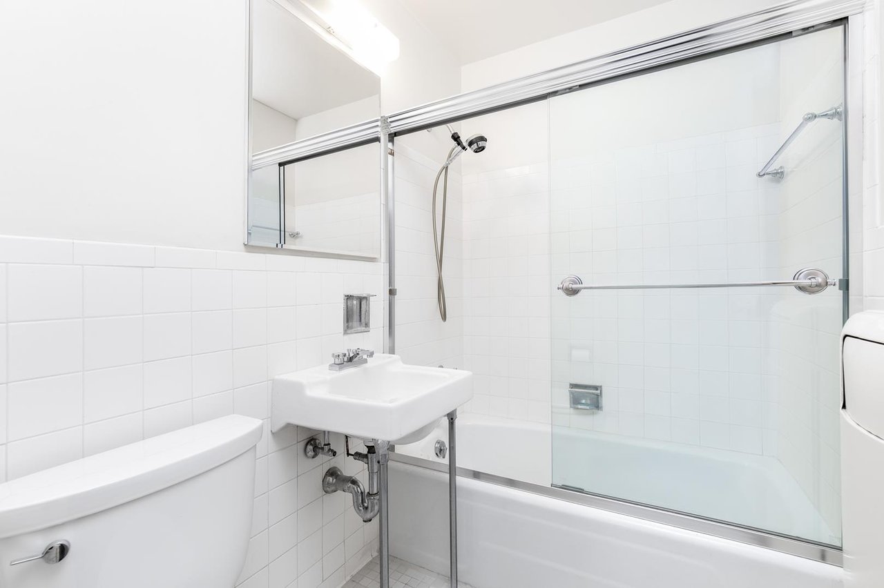 150 West End Avenue, Apt 4F
