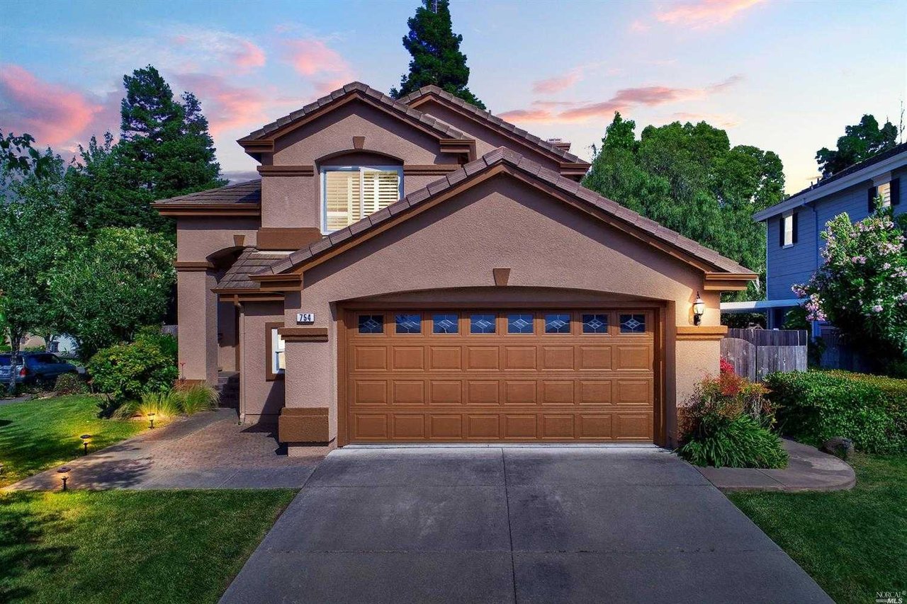 754 Glacier Way