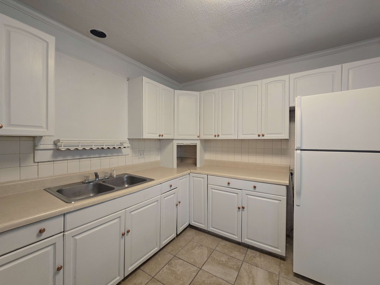 209 E Main St