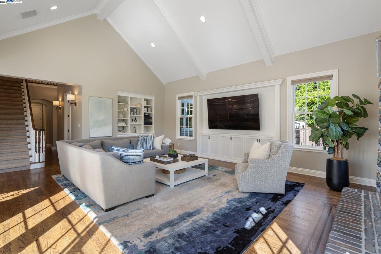 36 El Alamo Ct