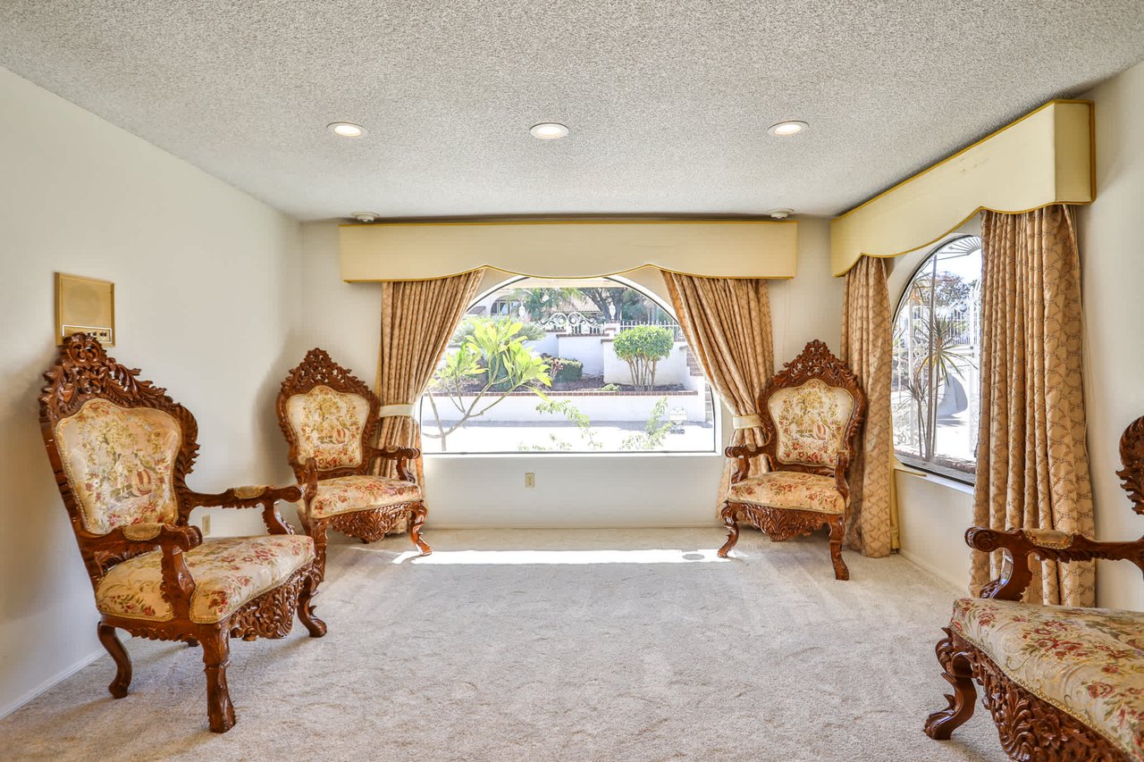 1233 Coronet Drive