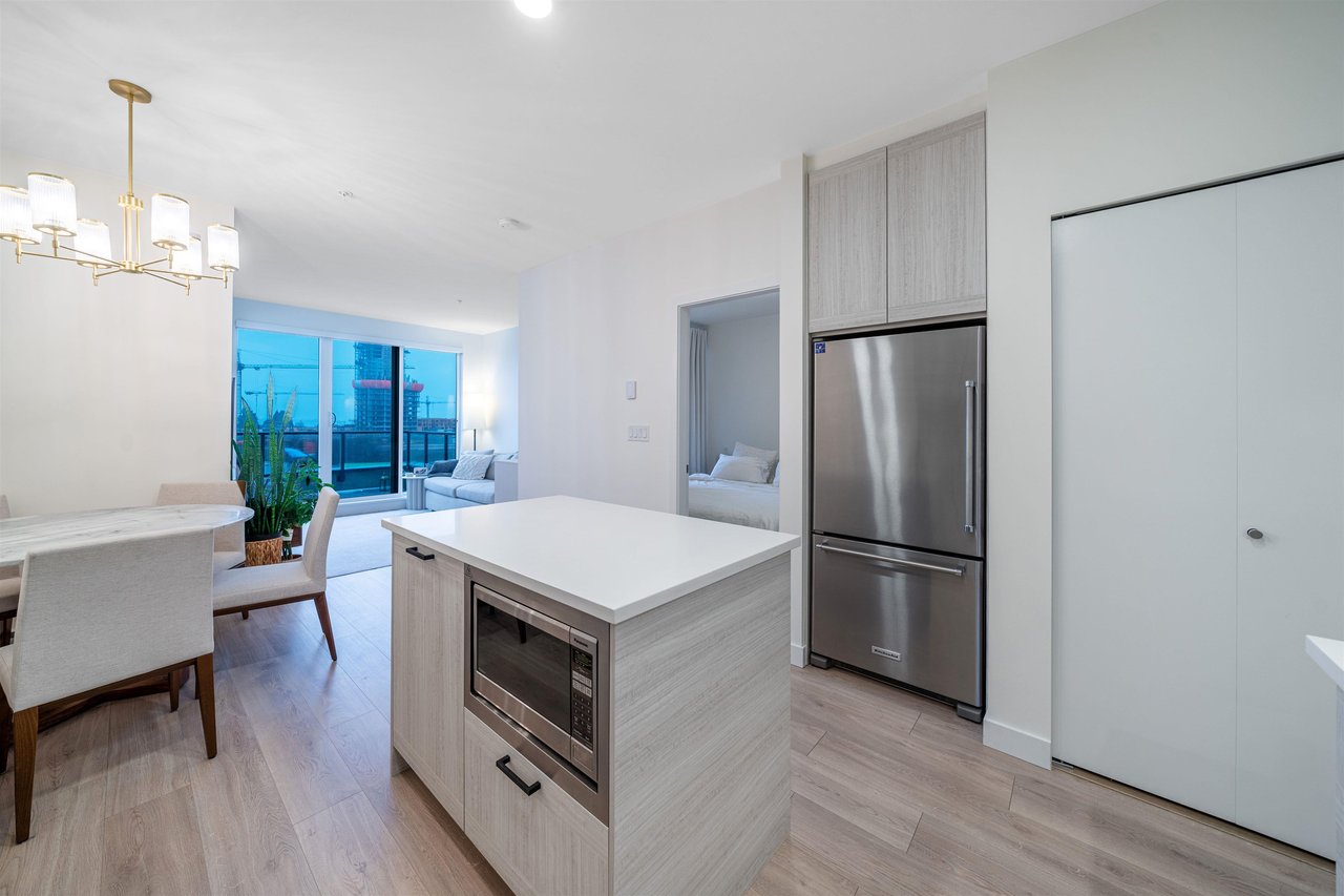 606-7169 14th Ave
